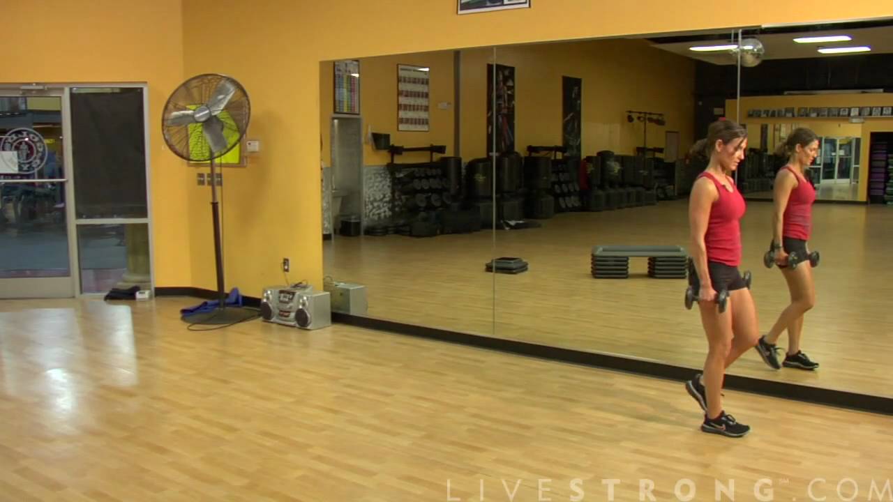How to Do Walking Lunges
