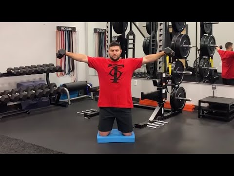 Kneeling Lateral Raise